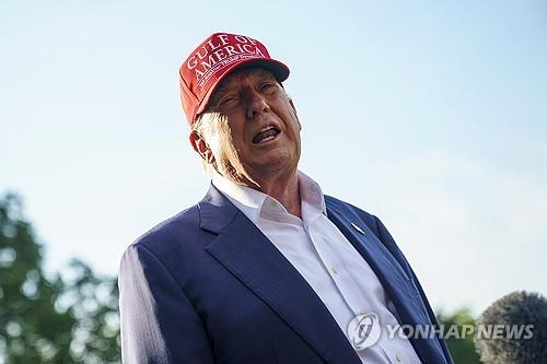 트럼프, 반기 든 '옛측근' 머스크 추방 질문에