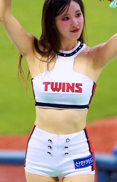 홀터넥 크롭탑 네이처 유채 였던 우혜준 치어리더 Woo Hyejun
