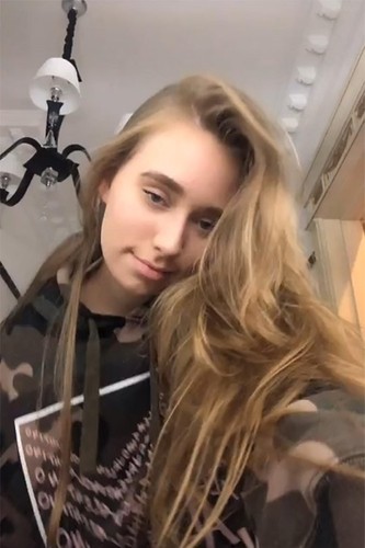 푸틴 혼외딸 추정자, 푸틴 저격