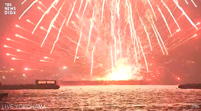 요코하마 미나토미라이 불꽃놀이중 화재발생