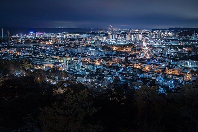 야간 촬영 도중에 삼각대가 넘어져버렸을때 사진